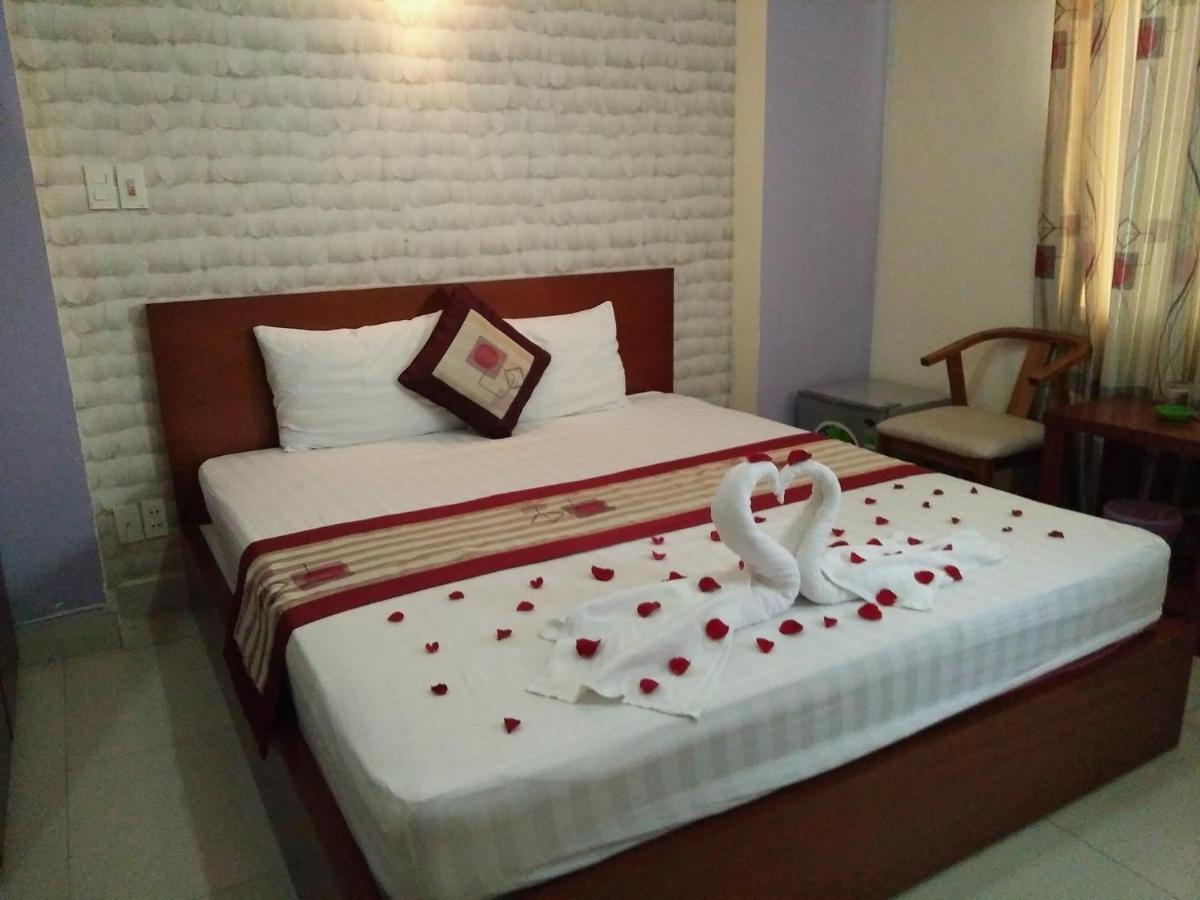 Hotel Huu Nguyen *