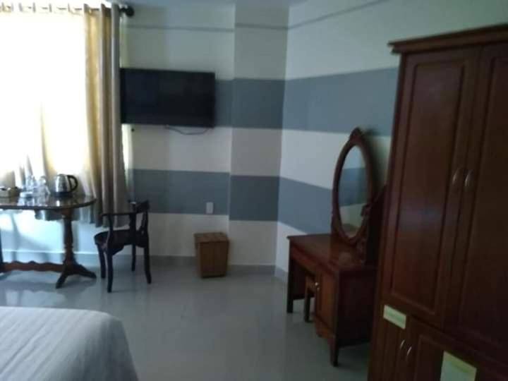 Khách sạn Long Tỵ Ca Mau