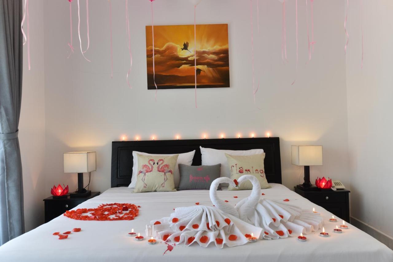 Biệt thự Flamingo - Big With Balcony - Close To Old Town 200m & Temple Bridge - Large Outside Pool For Sun Bathing *