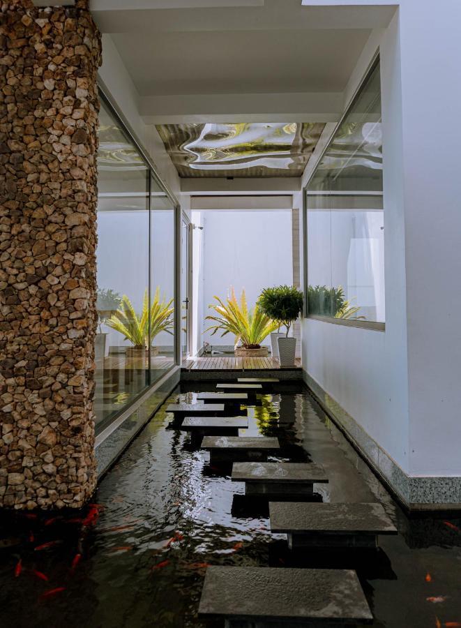 Vivian Hotel 2*