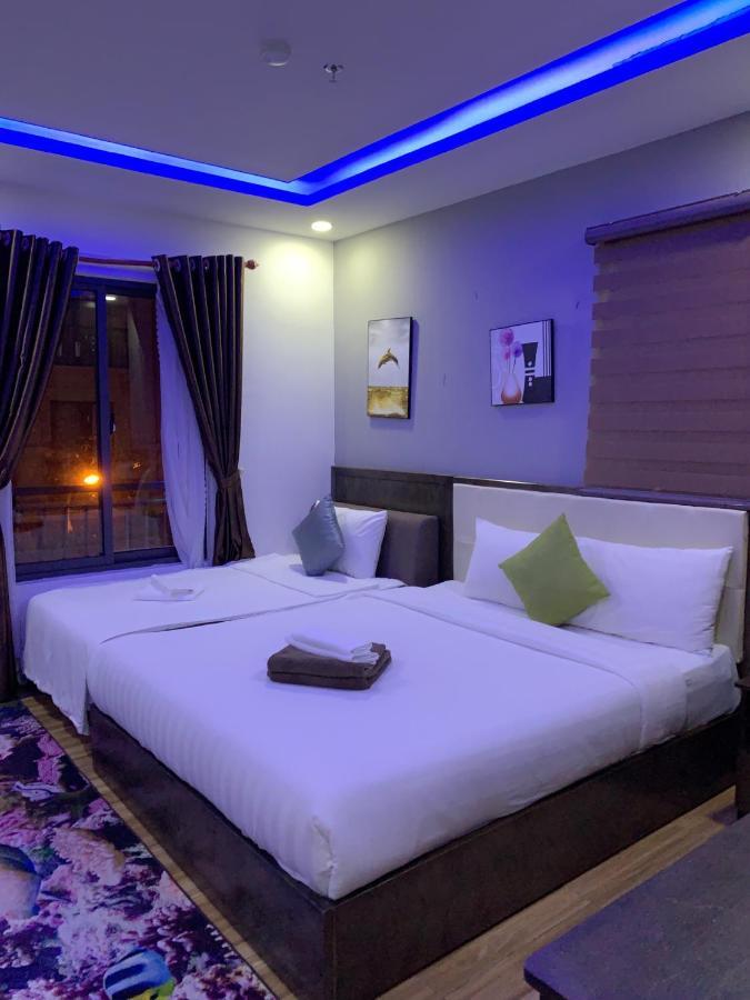 Khách sạn Majestic Luxury 3*