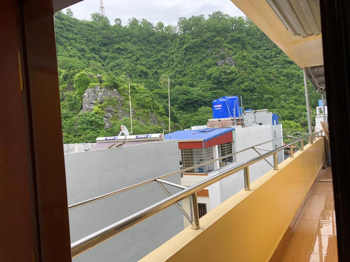 Mountain Cat Ba Dong Khe Sau