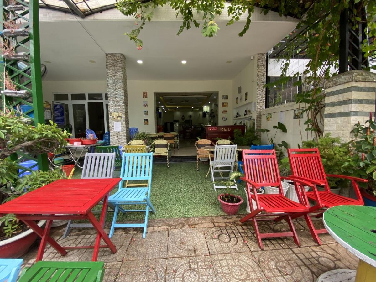 Red Hotel Con Son Island