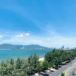 Khách sạn Whale hướng đại dương