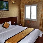 Crown Hotel