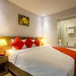 Maple Leaf Hotel & Apartment