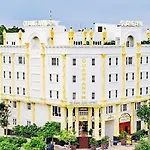 Quang Anh Hotel By The Moment