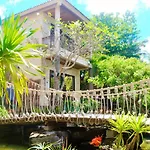Coral Bay Resort