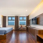 Avenis Hotel