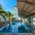 Familia Resort