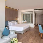 A La Carte Ha Long Bay Hotel