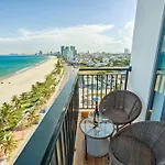 Seashore Hotel & Apartment