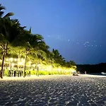 Diamond Beach Hotel