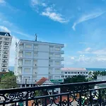 Bien Xanh Hotel