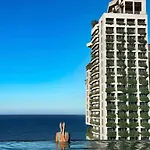 Santa Luxury Hotel