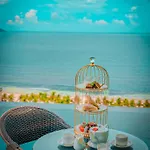 Santa Luxury Hotel