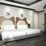 Le Bonheur Hotel