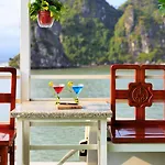 Cozy Bay Classic Cruise