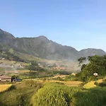 Nhà Dân Gia Đình Tả Van