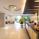 Golden Star Hotel By Thg