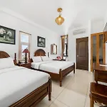 Halo Hotel