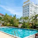 The Tahiti Beach Hotel