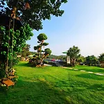 Tom Hill Boutique Resort & Spa