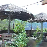 Surelee House And Trekking