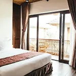 Coral Bay Resort