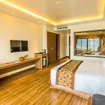 Coral Bay Resort