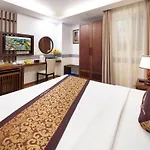 Paris Luxury Hotel & Apartment Nha Trang