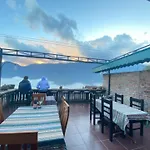 Daun Pisang Homestay & Halal Food