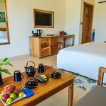 Camia Resort & Spa