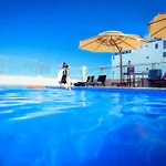 Ronal Hotel