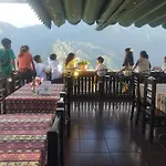 Daun Pisang Homestay & Halal Food