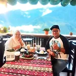 Daun Pisang Homestay & Halal Food