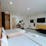 Cen Hotel