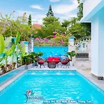 Biet Thu Dang Hoang Co Phong Karaoke Rieng