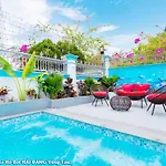Biet Thu Dang Hoang Co Phong Karaoke Rieng