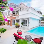 Biet Thu Dang Hoang Co Phong Karaoke Rieng