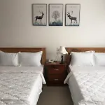Khách sạn Tuyết Hiển