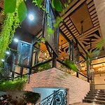 Aaron Boutique Hotel