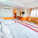 Ngoc Han Hotel By The Moment