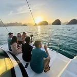 Scarlet Pearl Cruises - Wonder On Lan Ha Bay