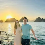 Scarlet Pearl Cruises - Wonder On Lan Ha Bay