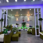 Art Deluxe Hotel