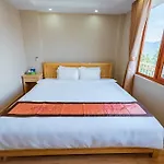 Lustig Hostel