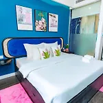 Oscar Seaview Apartment
