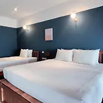 Vida Loca Sunset Beach Resort