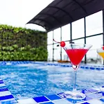 Shining Central Hotel & Spa